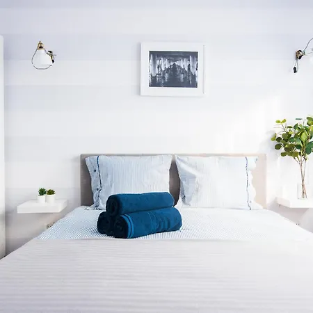 Przylesny Przy Dworcu Z Miejscem Postojowym شقة