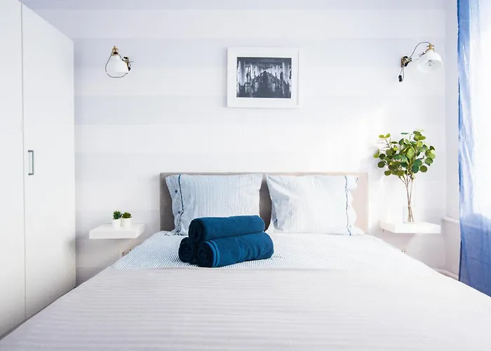 Przylesny Przy Dworcu Z Miejscem Postojowym アパート