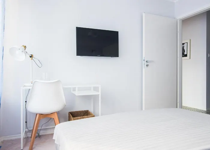 Przylesny Przy Dworcu Z Miejscem Postojowym *